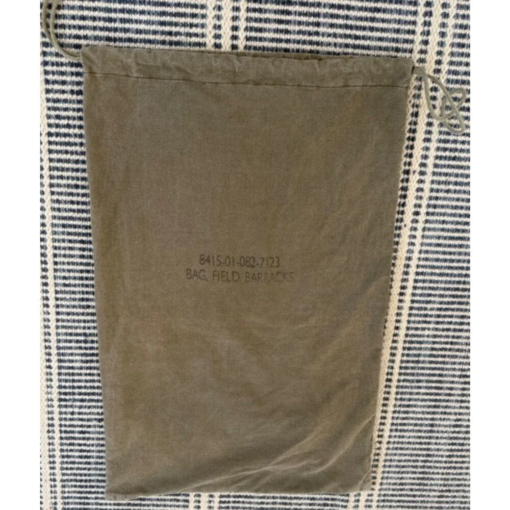 Vintage Army Issue Military Surplus Field Barracks Bag Drawstring Khaki Green